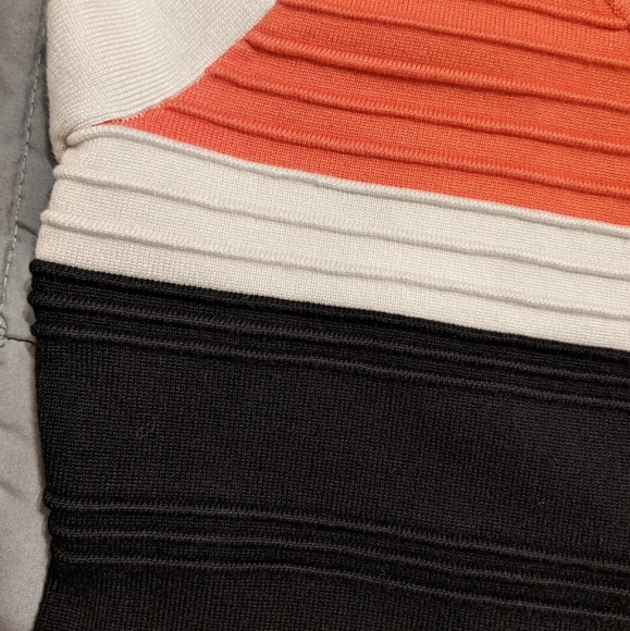 Contour Dress - Picture 4 of 4